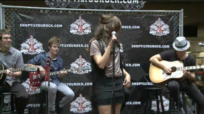 Demi Lovato  Live at Glendale Galleria  in LA for Cambio in HD 01287