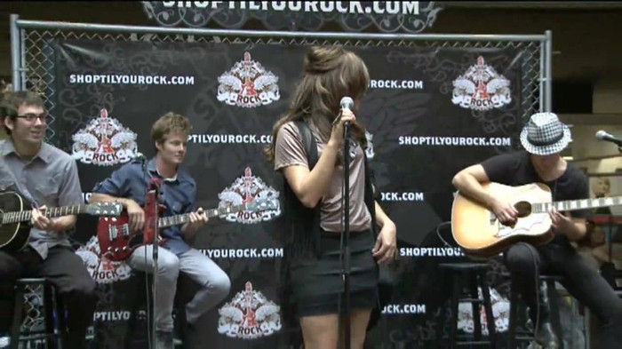 Demi Lovato  Live at Glendale Galleria  in LA for Cambio in HD 01293