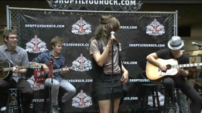 Demi Lovato  Live at Glendale Galleria  in LA for Cambio in HD 01296