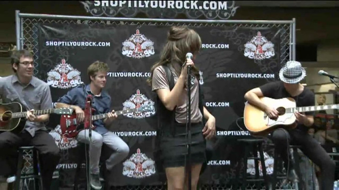 Demi Lovato  Live at Glendale Galleria  in LA for Cambio in HD 01300