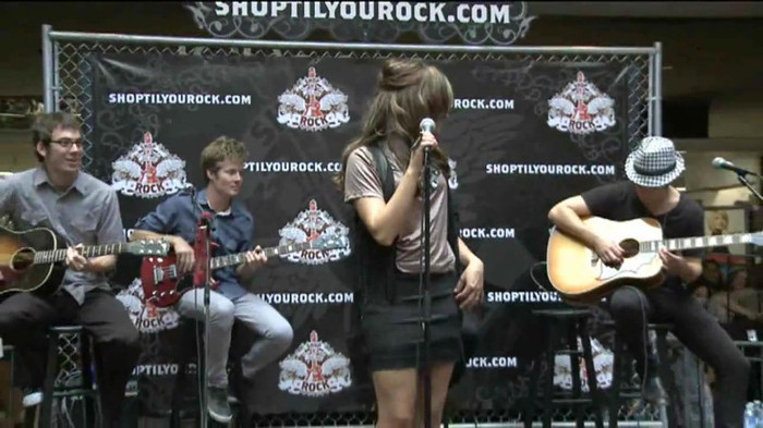 Demi Lovato  Live at Glendale Galleria  in LA for Cambio in HD 01302