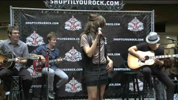 Demi Lovato  Live at Glendale Galleria  in LA for Cambio in HD 01303