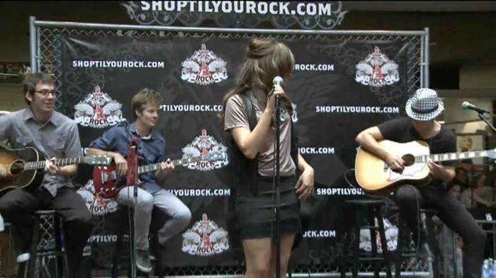 Demi Lovato  Live at Glendale Galleria  in LA for Cambio in HD 01304