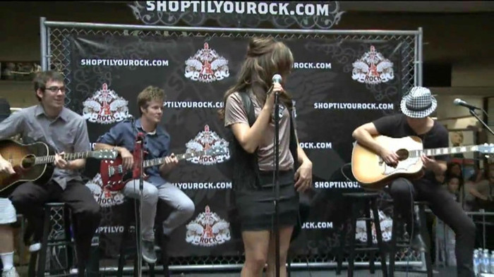 Demi Lovato  Live at Glendale Galleria  in LA for Cambio in HD 01310