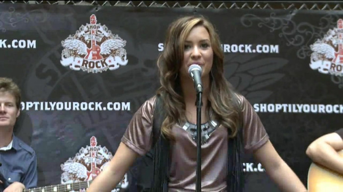 Demi Lovato  Live at Glendale Galleria  in LA for Cambio in HD 00863
