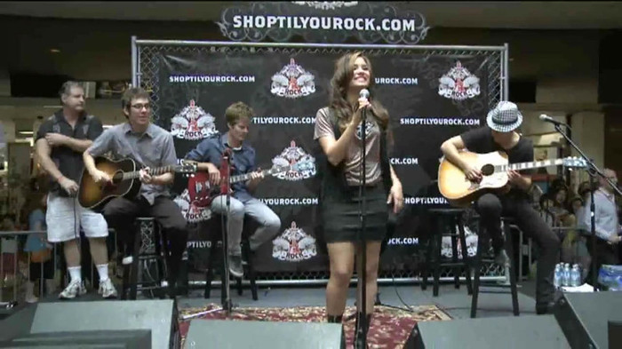 Demi Lovato  Live at Glendale Galleria  in LA for Cambio in HD 01356