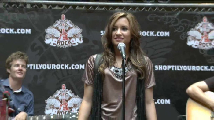 Demi Lovato  Live at Glendale Galleria  in LA for Cambio in HD 00944