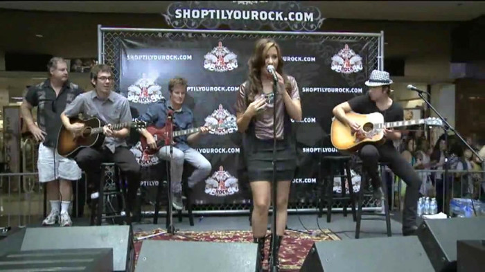Demi Lovato  Live at Glendale Galleria  in LA for Cambio in HD 01424 - Demilush - Live at Glendale Galleria in LA for Cambio Part oo2
