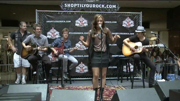 Demi Lovato  Live at Glendale Galleria  in LA for Cambio in HD 01434 - Demilush - Live at Glendale Galleria in LA for Cambio Part oo2