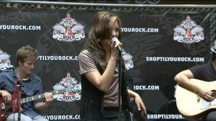 Demi Lovato  Live at Glendale Galleria  in LA for Cambio in HD 01925