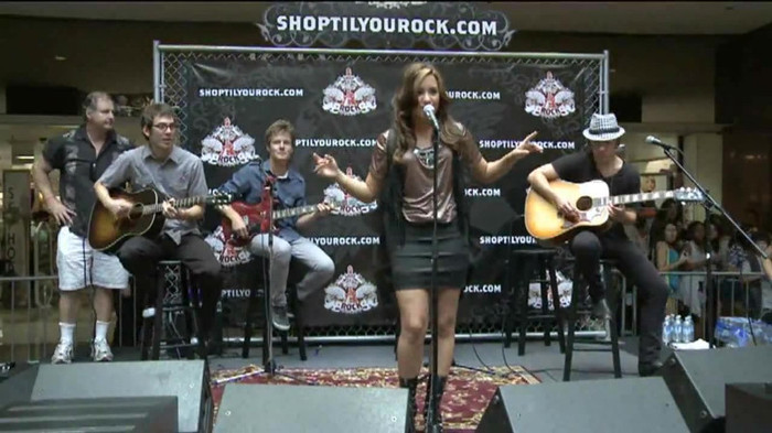 Demi Lovato  Live at Glendale Galleria  in LA for Cambio in HD 01443 - Demilush - Live at Glendale Galleria in LA for Cambio Part oo2