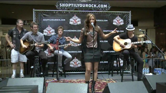 Demi Lovato  Live at Glendale Galleria  in LA for Cambio in HD 01451 - Demilush - Live at Glendale Galleria in LA for Cambio Part oo2