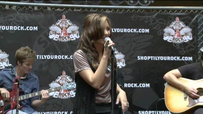 Demi Lovato  Live at Glendale Galleria  in LA for Cambio in HD 01940 - Demilush - Live at Glendale Galleria in LA for Cambio Part oo3