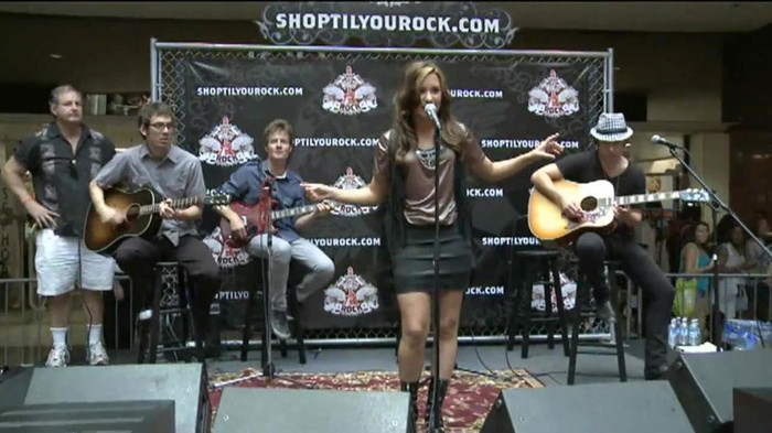 Demi Lovato  Live at Glendale Galleria  in LA for Cambio in HD 01468 - Demilush - Live at Glendale Galleria in LA for Cambio Part oo2