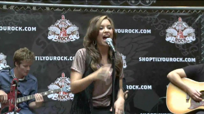 Demi Lovato  Live at Glendale Galleria  in LA for Cambio in HD 01951 - Demilush - Live at Glendale Galleria in LA for Cambio Part oo3