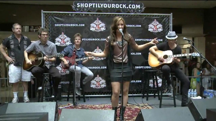 Demi Lovato  Live at Glendale Galleria  in LA for Cambio in HD 01470 - Demilush - Live at Glendale Galleria in LA for Cambio Part oo2