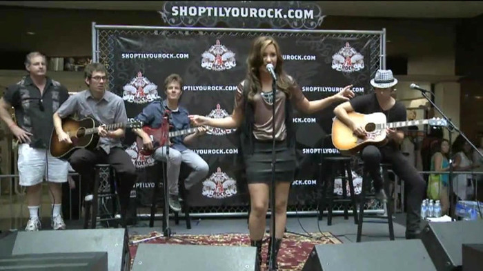Demi Lovato  Live at Glendale Galleria  in LA for Cambio in HD 01471 - Demilush - Live at Glendale Galleria in LA for Cambio Part oo2