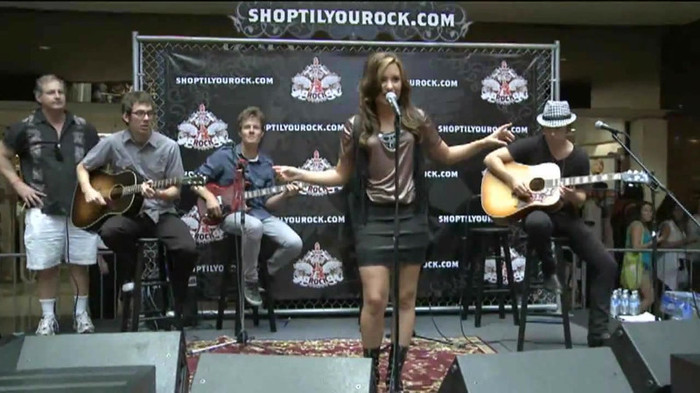 Demi Lovato  Live at Glendale Galleria  in LA for Cambio in HD 01472 - Demilush - Live at Glendale Galleria in LA for Cambio Part oo2