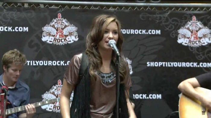 Demi Lovato  Live at Glendale Galleria  in LA for Cambio in HD 01987