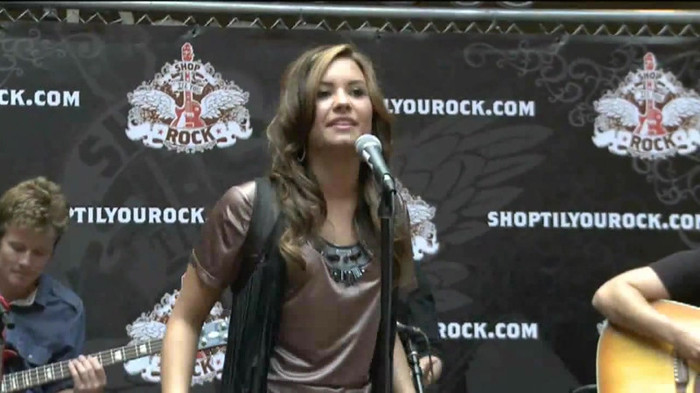 Demi Lovato  Live at Glendale Galleria  in LA for Cambio in HD 02003