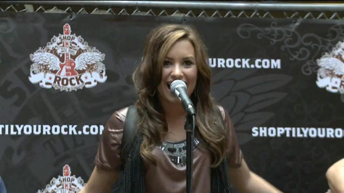Demi Lovato  Live at Glendale Galleria  in LA for Cambio in HD 02539 - Demilush - Live at Glendale Galleria in LA for Cambio Part oo5