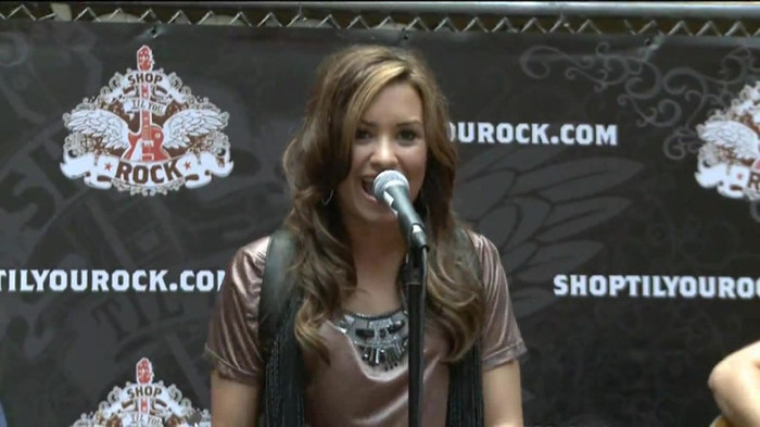 Demi Lovato  Live at Glendale Galleria  in LA for Cambio in HD 02555 - Demilush - Live at Glendale Galleria in LA for Cambio Part oo5