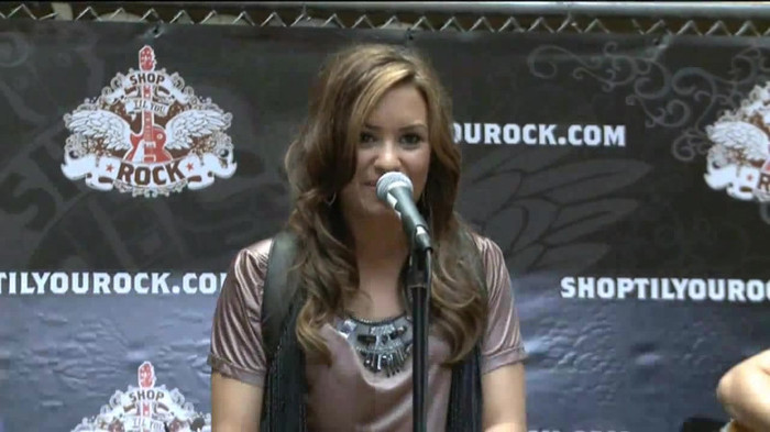 Demi Lovato  Live at Glendale Galleria  in LA for Cambio in HD 02559 - Demilush - Live at Glendale Galleria in LA for Cambio Part oo5