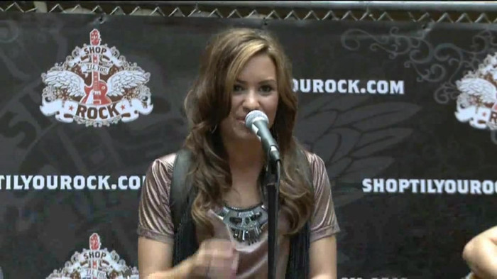 Demi Lovato  Live at Glendale Galleria  in LA for Cambio in HD 02561 - Demilush - Live at Glendale Galleria in LA for Cambio Part oo5