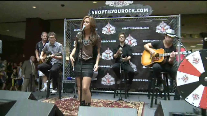 Demi Lovato  Live at Glendale Galleria  in LA for Cambio in HD 02128 - Demilush - Live at Glendale Galleria in LA for Cambio Part oo4