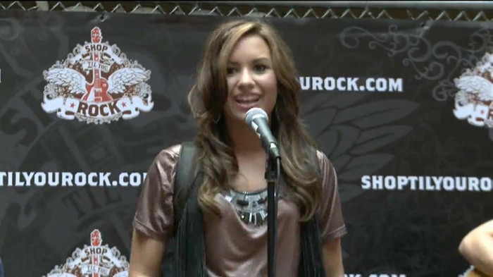 Demi Lovato  Live at Glendale Galleria  in LA for Cambio in HD 02592 - Demilush - Live at Glendale Galleria in LA for Cambio Part oo5