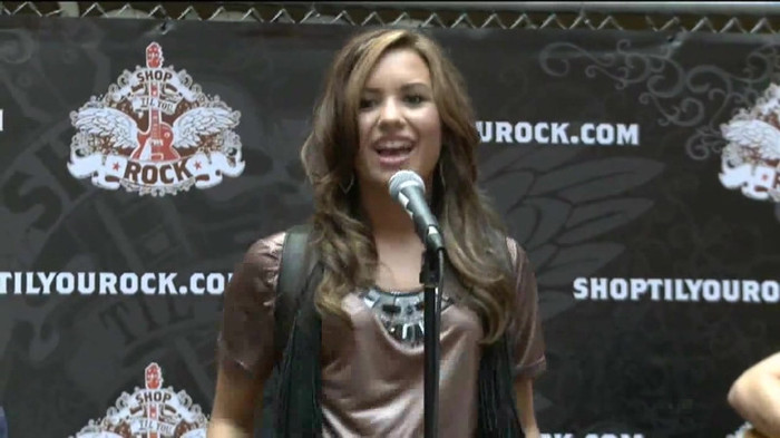 Demi Lovato  Live at Glendale Galleria  in LA for Cambio in HD 02594 - Demilush - Live at Glendale Galleria in LA for Cambio Part oo5