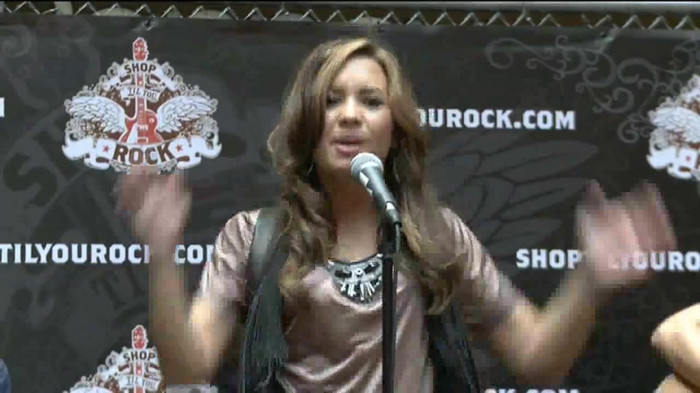 Demi Lovato  Live at Glendale Galleria  in LA for Cambio in HD 02600 - Demilush - Live at Glendale Galleria in LA for Cambio Part oo5