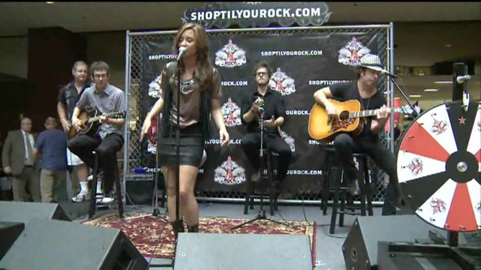 Demi Lovato  Live at Glendale Galleria  in LA for Cambio in HD 02150