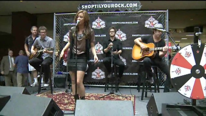 Demi Lovato  Live at Glendale Galleria  in LA for Cambio in HD 02152