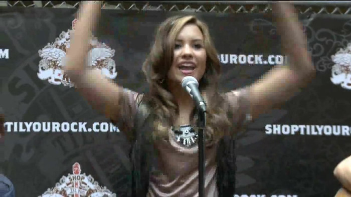 Demi Lovato  Live at Glendale Galleria  in LA for Cambio in HD 02610 - Demilush - Live at Glendale Galleria in LA for Cambio Part oo5