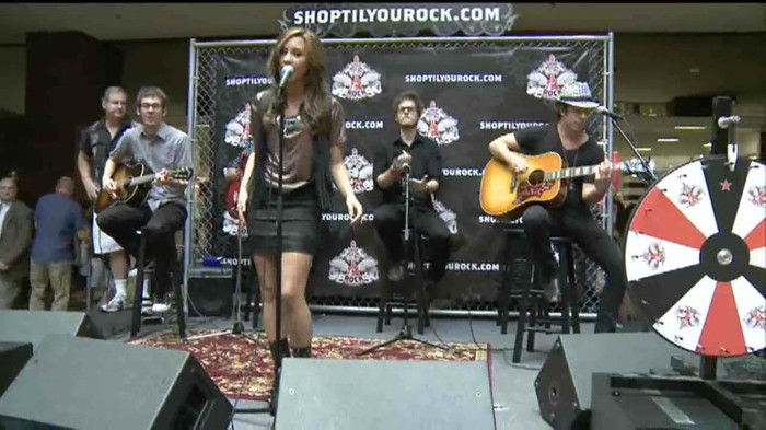 Demi Lovato  Live at Glendale Galleria  in LA for Cambio in HD 02170