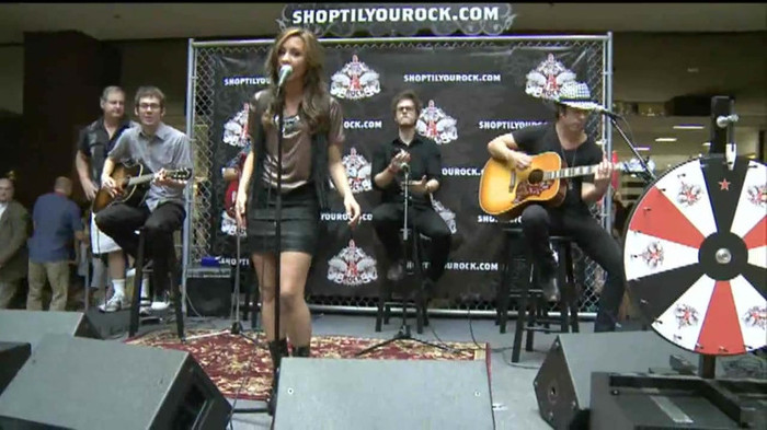 Demi Lovato  Live at Glendale Galleria  in LA for Cambio in HD 02172