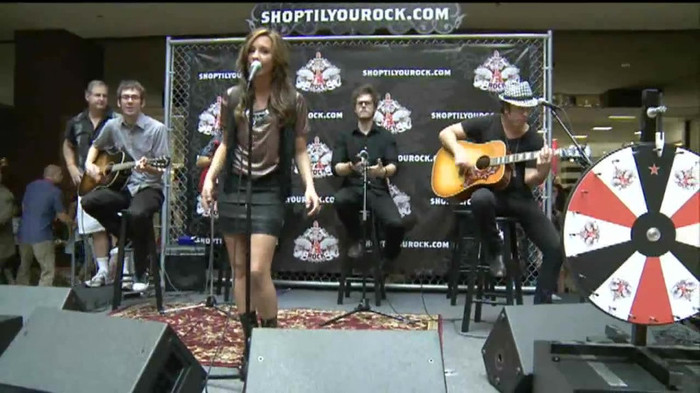 Demi Lovato  Live at Glendale Galleria  in LA for Cambio in HD 02176