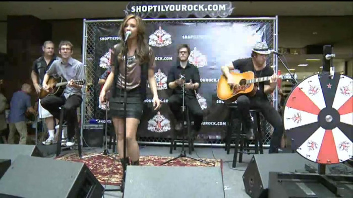 Demi Lovato  Live at Glendale Galleria  in LA for Cambio in HD 02178