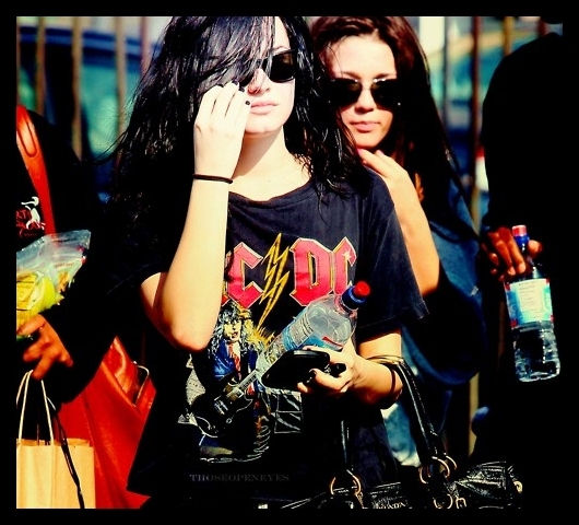 Cu J... cu nimeni! - 7_I am not who do you think i am