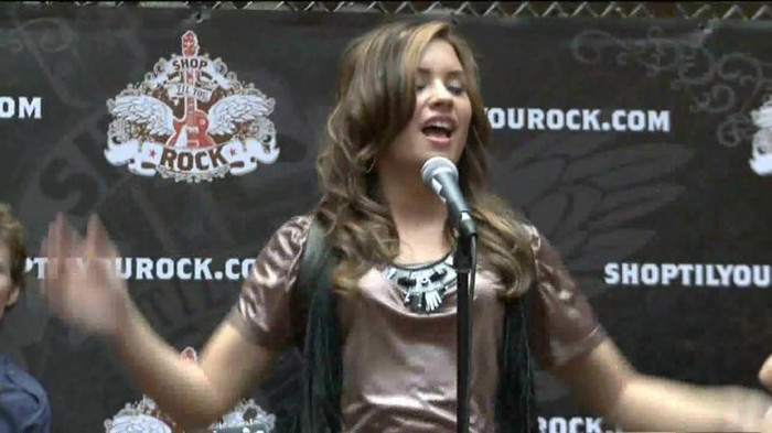 Demi Lovato  Live at Glendale Galleria  in LA for Cambio in HD 02637 - Demilush - Live at Glendale Galleria in LA for Cambio Part oo5