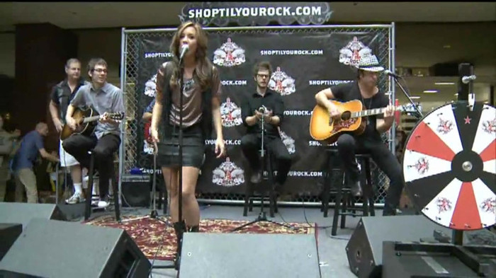 Demi Lovato  Live at Glendale Galleria  in LA for Cambio in HD 02187