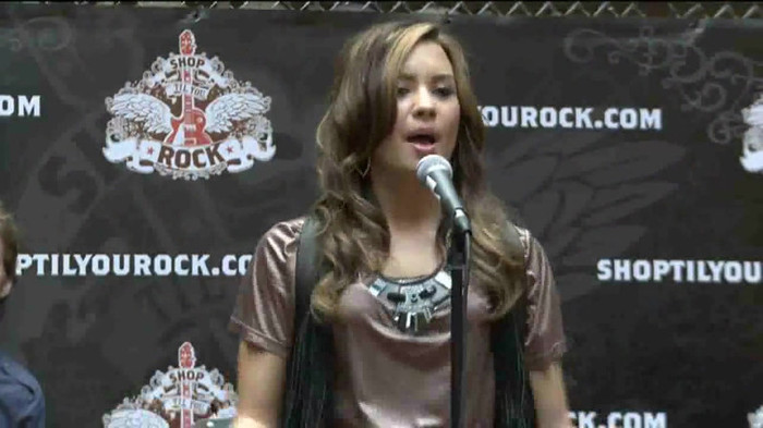Demi Lovato  Live at Glendale Galleria  in LA for Cambio in HD 02641 - Demilush - Live at Glendale Galleria in LA for Cambio Part oo5