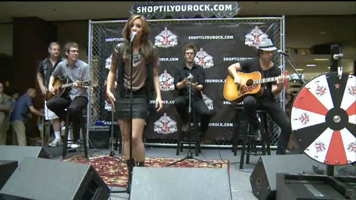 Demi Lovato  Live at Glendale Galleria  in LA for Cambio in HD 02189