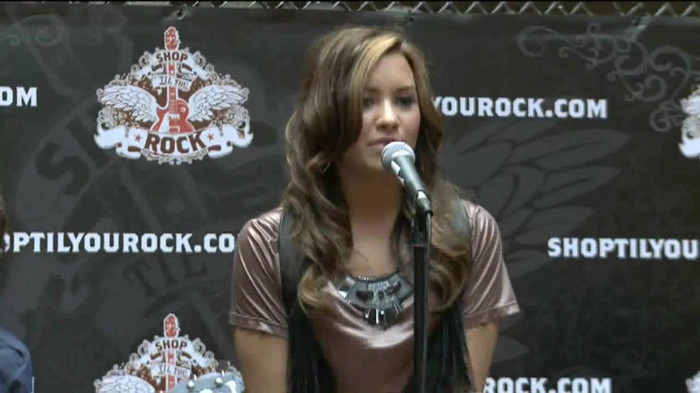 Demi Lovato  Live at Glendale Galleria  in LA for Cambio in HD 02647 - Demilush - Live at Glendale Galleria in LA for Cambio Part oo5