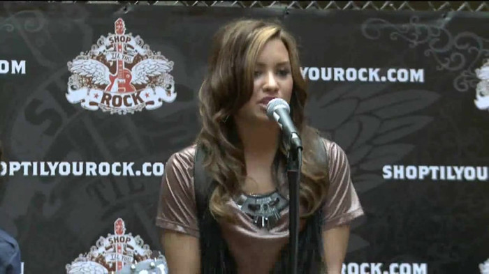 Demi Lovato  Live at Glendale Galleria  in LA for Cambio in HD 02648 - Demilush - Live at Glendale Galleria in LA for Cambio Part oo5