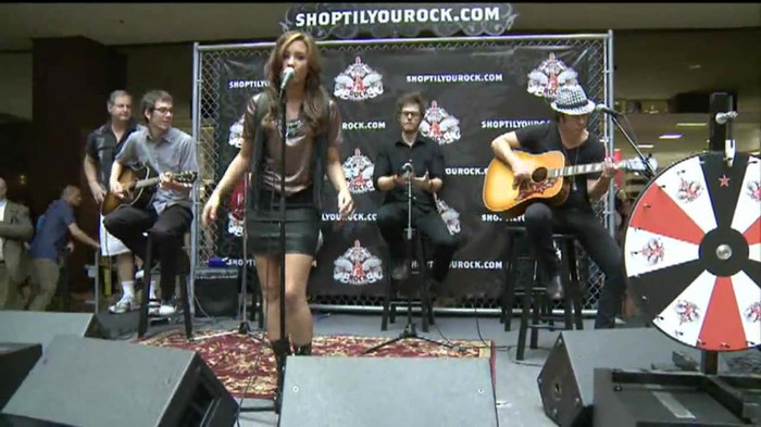 Demi Lovato  Live at Glendale Galleria  in LA for Cambio in HD 02198