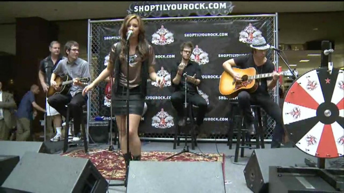 Demi Lovato  Live at Glendale Galleria  in LA for Cambio in HD 02203