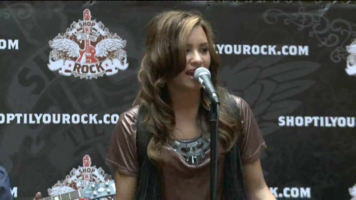 Demi Lovato  Live at Glendale Galleria  in LA for Cambio in HD 02656 - Demilush - Live at Glendale Galleria in LA for Cambio Part oo5