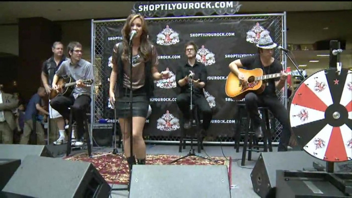 Demi Lovato  Live at Glendale Galleria  in LA for Cambio in HD 02210